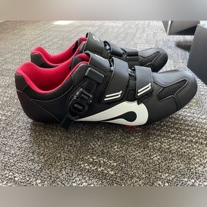 Peloton Shoes Size 43 (Men’s 10 / Women’s 12)